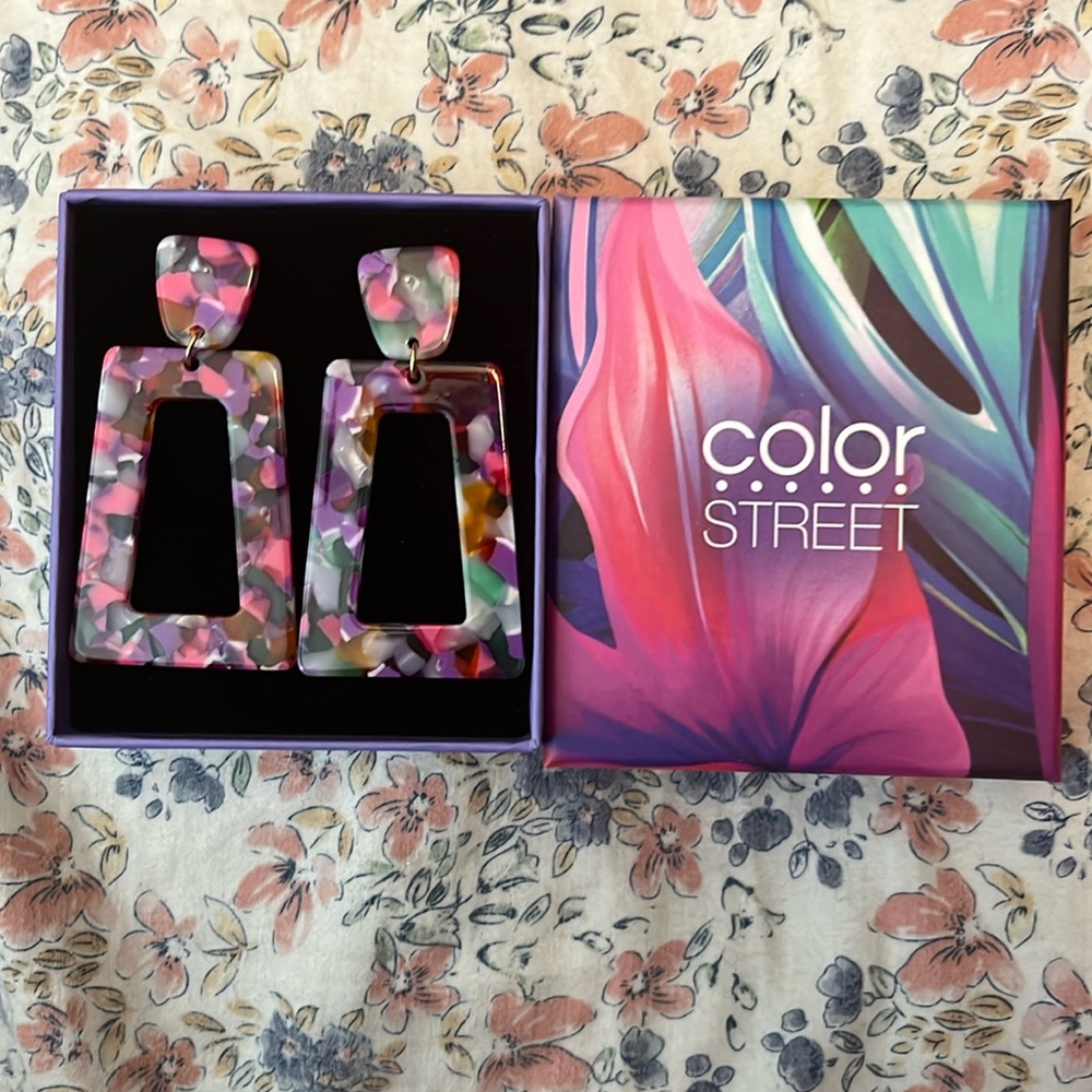 Brand new Special Edition Color street Earrings